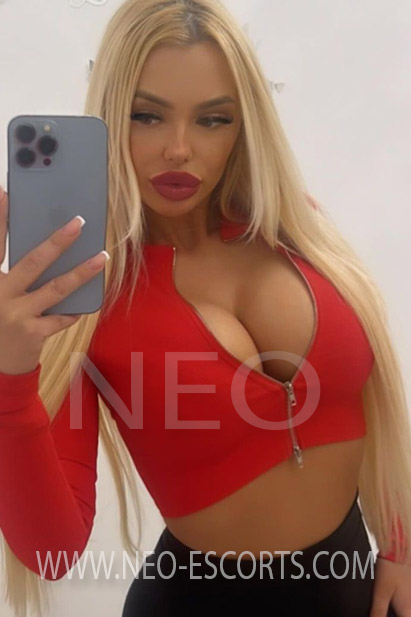 renata from Moldova