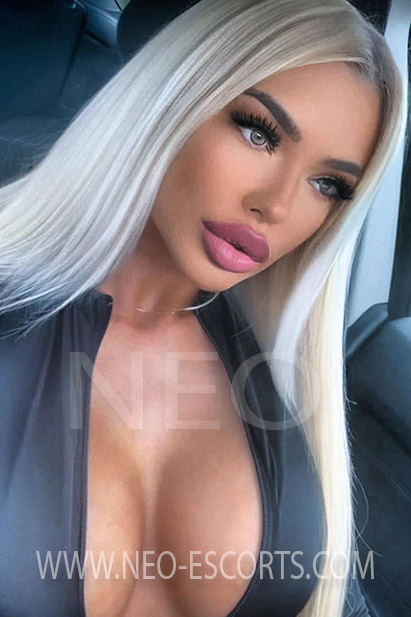 renata from Moldova