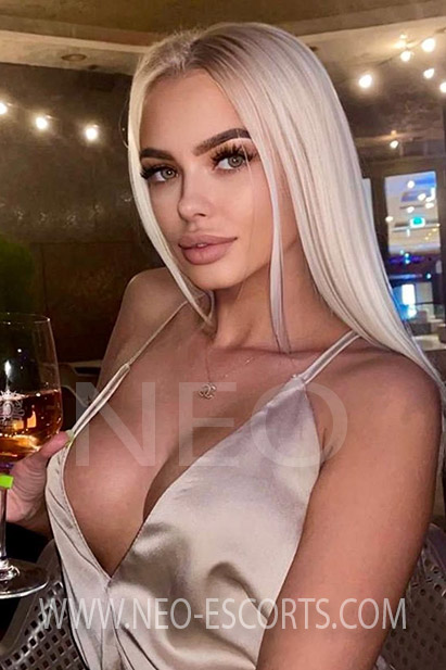 renata from Moldova